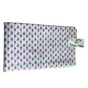 Vintage 1996 Daisy Kingdom Cotton Fabric Cream Easter BUTTON CARROTS #772